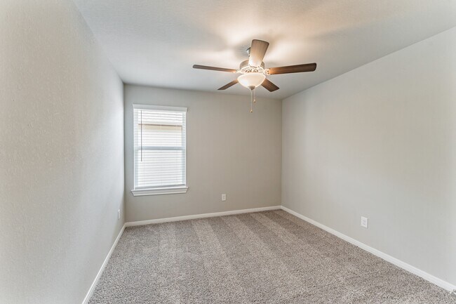 Building Photo - 4322 Pale Fox Ln