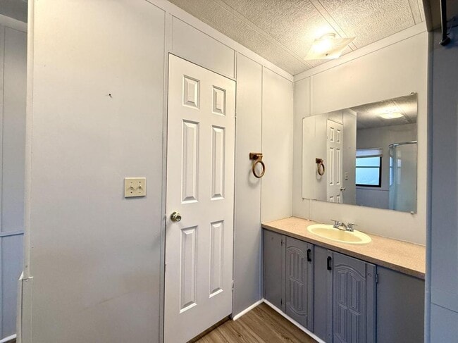 Building Photo - 965 Weems Chapel Rd