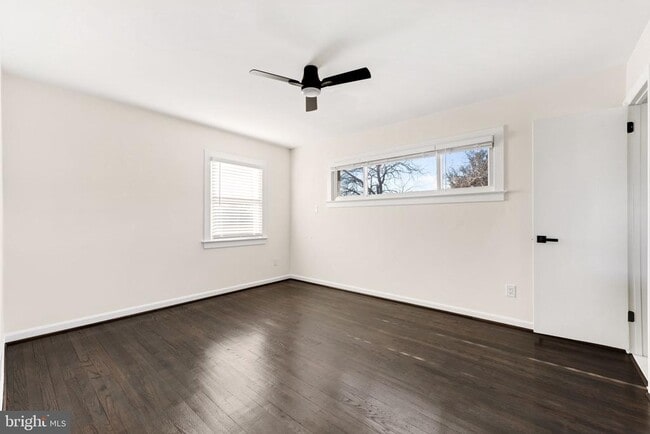 Building Photo - 700 N Mansfield St