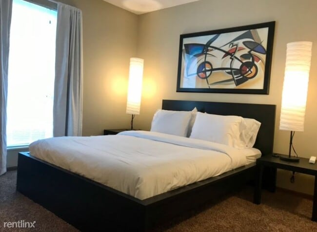 Building Photo - 6601 Reflections Dr