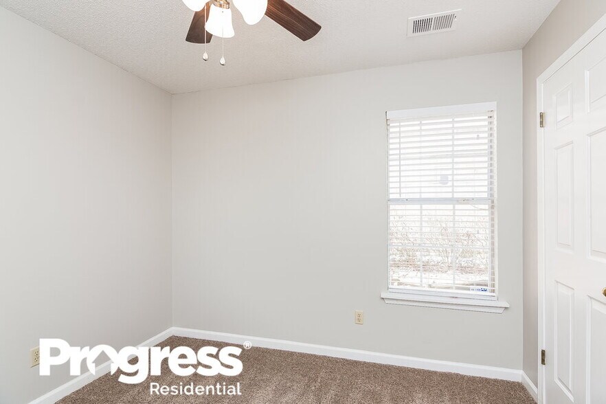 Building Photo - 9279 Morning Park Dr