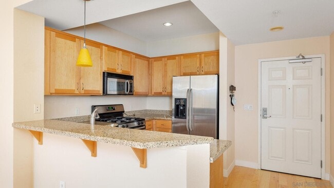 Building Photo - Perfectly located 1 bed/1 bath unit in Downtown now available! - $2,200/MO