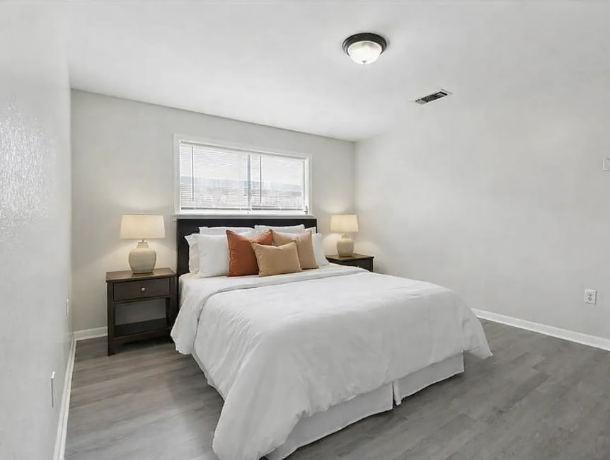 Building Photo - 5933 Dover Pl