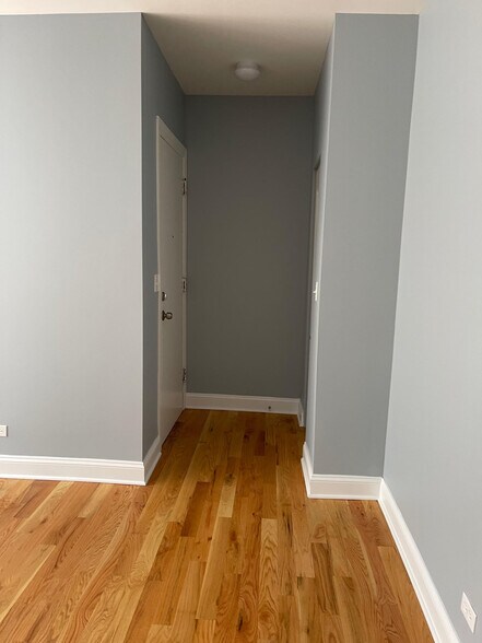 Building Photo - 1640 W Pratt Blvd