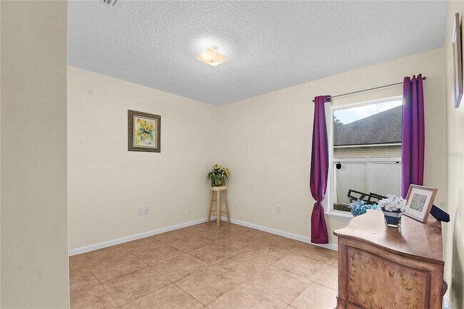 Building Photo - 237 N Hidden Tree Dr