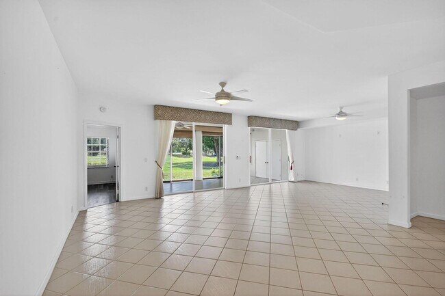 Building Photo - 11570 Briarwood Cir