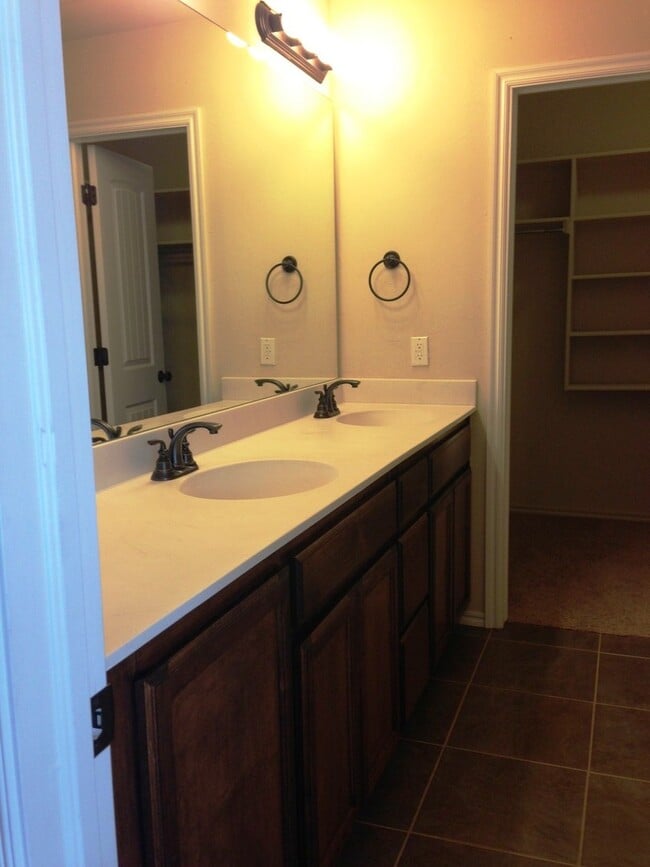Building Photo - 3 Bedroom home in Deer Creek ISD - Montagu...