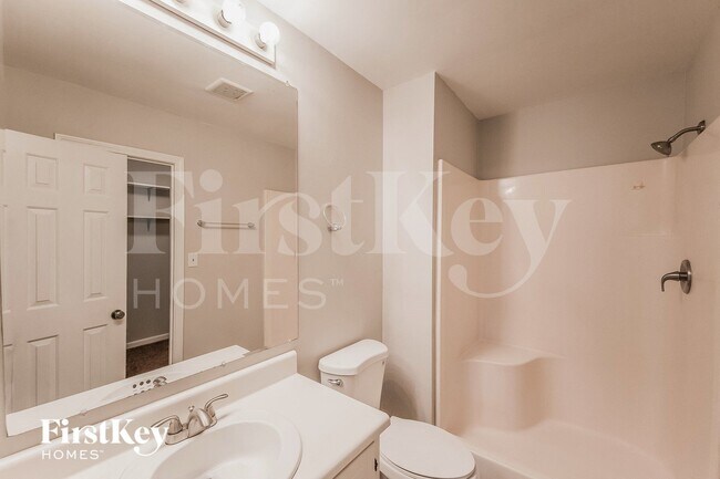 Building Photo - 4602 Hollow Ln