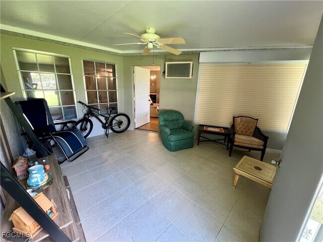 Building Photo - 10 Regency Ct
