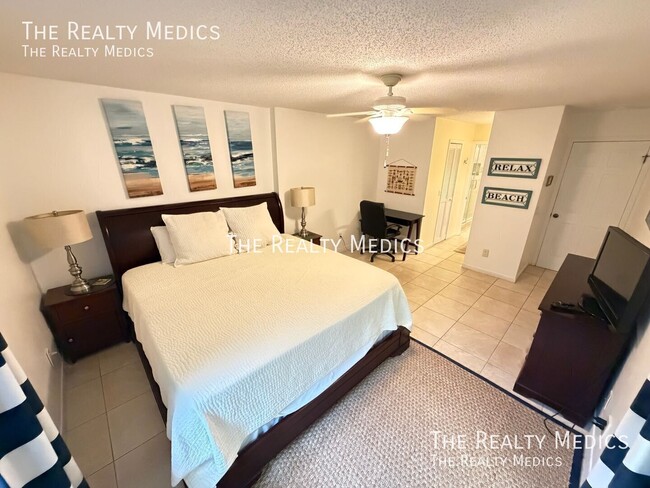 Building Photo - 2040-4401 Sea Mist Dr-