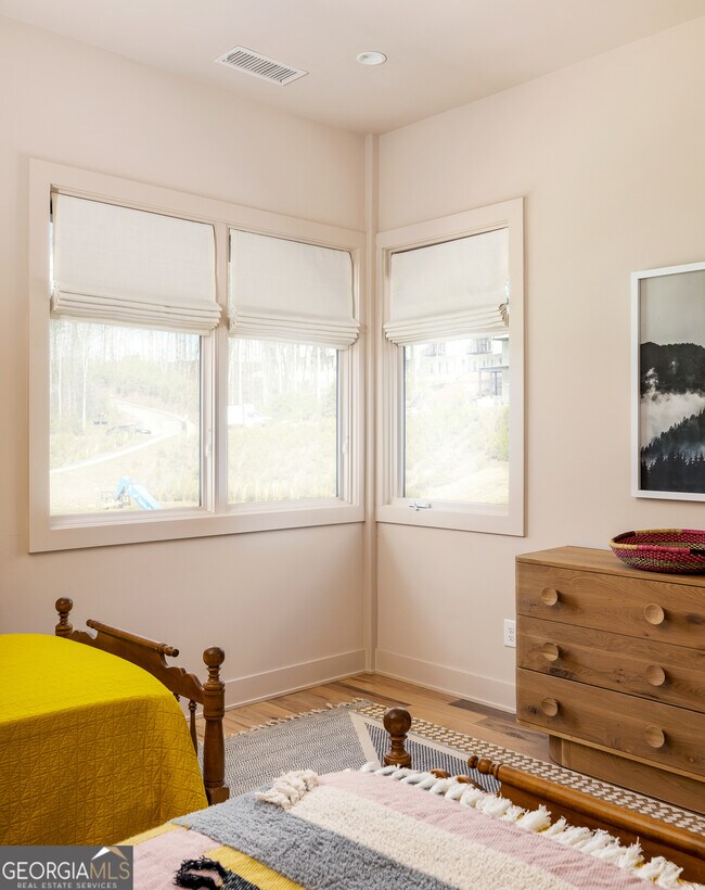 Building Photo - 1190 Mado Lp