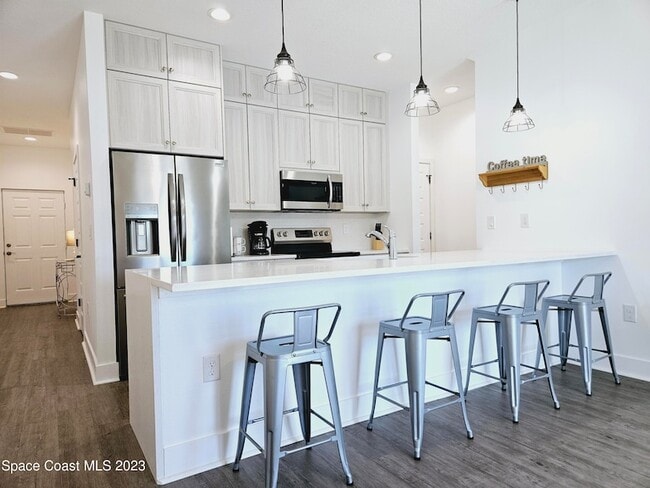 Building Photo - 933 Paddleboard Ct