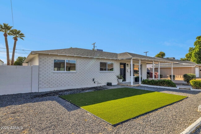 Building Photo - 7415 E Holly St