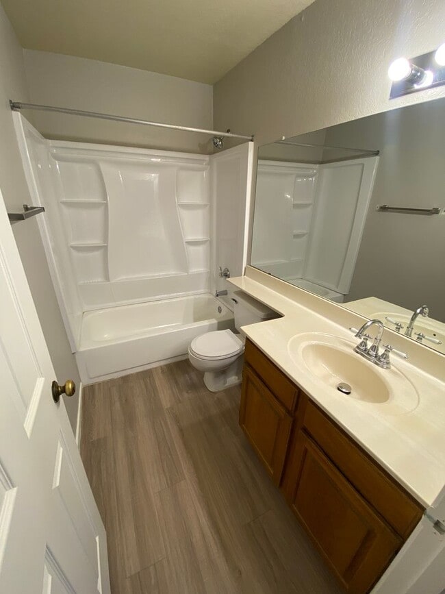 Building Photo - Perfect Tempe Location 2 Bedroom 2 Bath