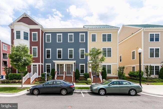 Building Photo - 723 Diamond Ave