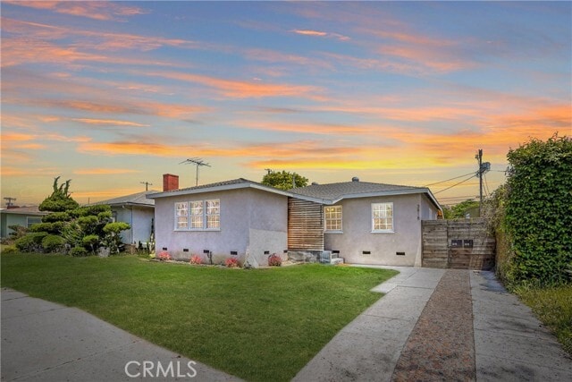 Building Photo - 3816 S Victoria Ave