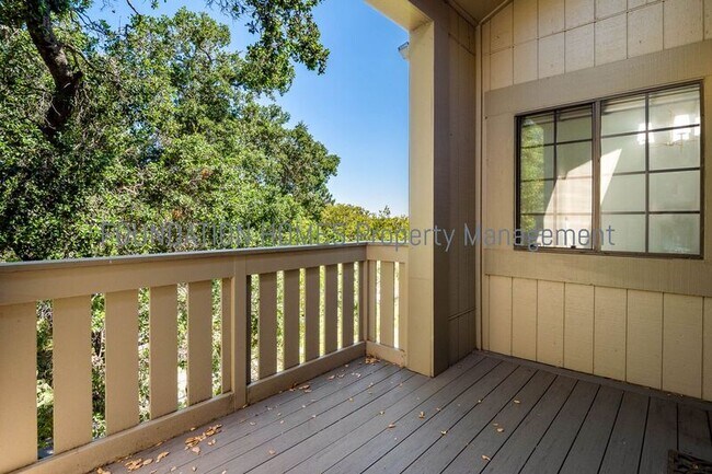 Building Photo - 130 Pelican Ln