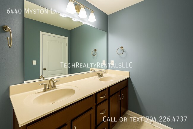 Building Photo - 6440 Myston Ln