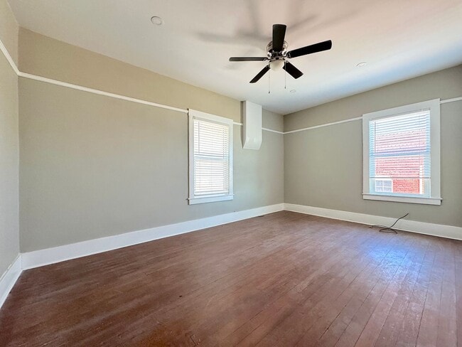 Building Photo - Sunset Heights Historic Home - 3Bed Refrig A/C!