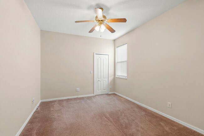 Building Photo - 11303 Village Brook Dr