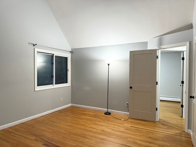 Building Photo - 12 Echo Ln