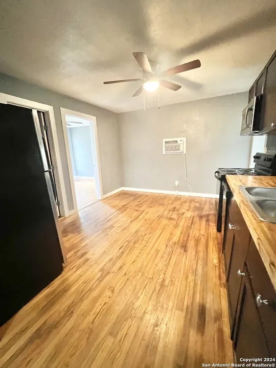Building Photo - 311 Glamis Ave