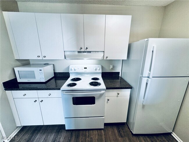 Building Photo - 3407 Winkler Ave