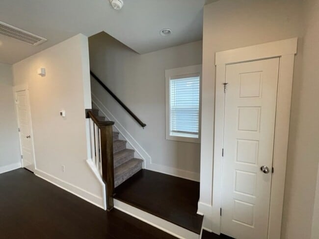 Building Photo - 1332 Big Falls Dr
