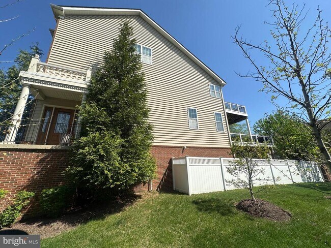 Building Photo - 4512 Grazing Way