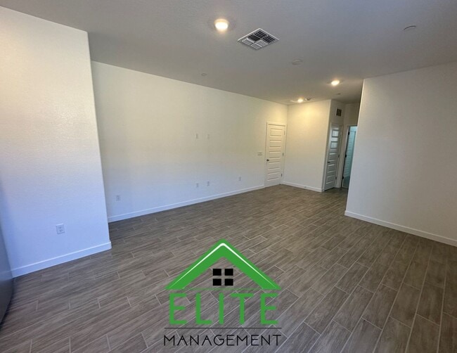 Building Photo - 10355 Bass Holw Ln