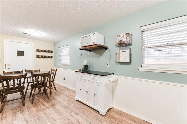 Building Photo - 3 Bed 1 Bath 1 Car in Bethany, OK PC Schools