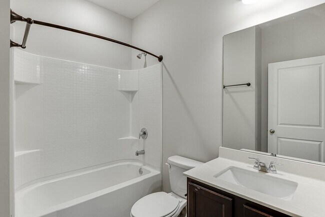 Building Photo - 145 Alexander Ln