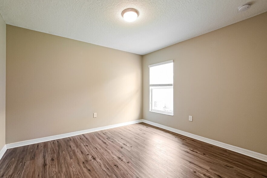 Building Photo - 3042 Drema Dr