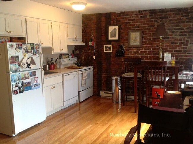 Primary Photo - 95 Hudson St
