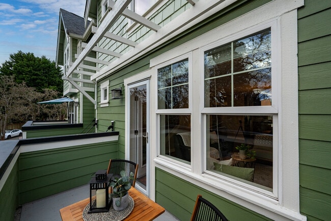 Building Photo - 5801 55th Ave NE