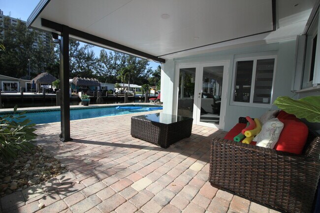 Building Photo - 2548 SE 14th St