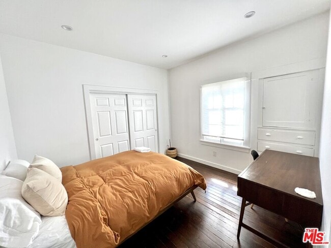 Building Photo - 3218 W 27th St