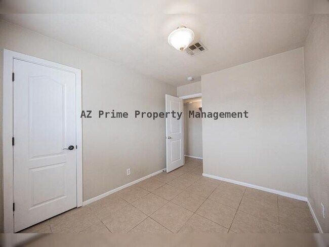Building Photo - 2062 E Nancy Ln