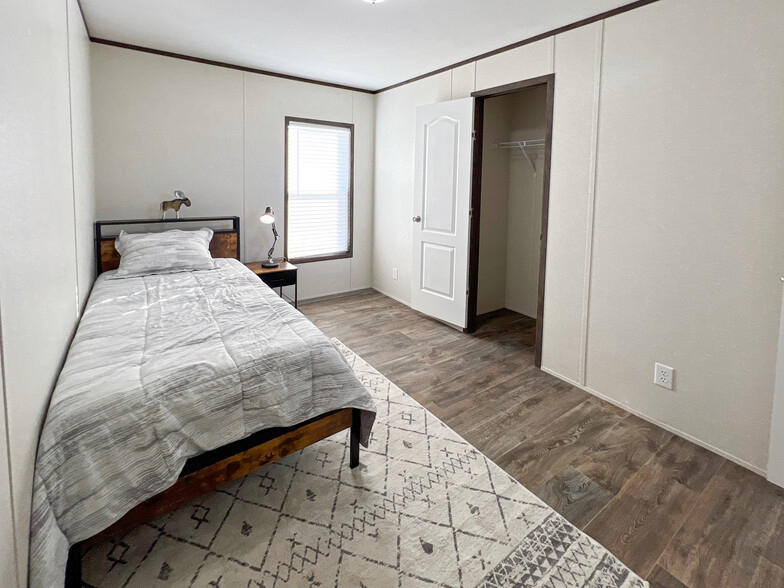 Guest bedroom - 615 San Rafael