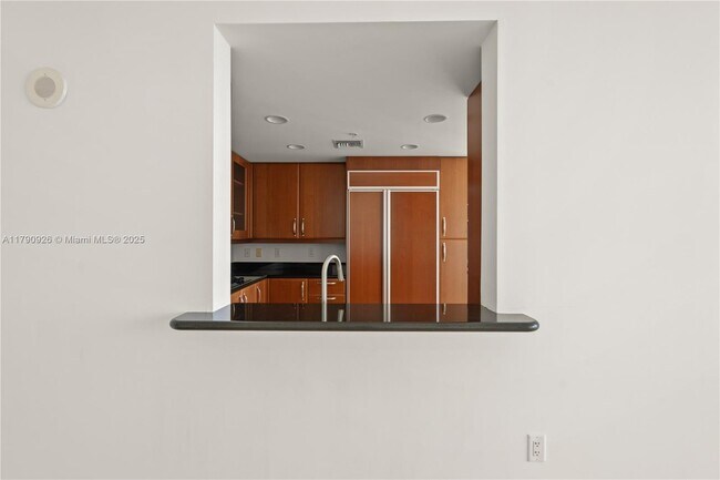 Building Photo - 19400 Turnberry Way