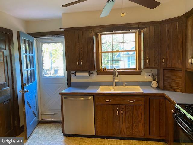 Building Photo - 227 Fairview Ave