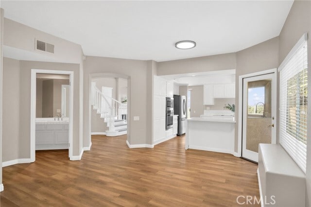 Building Photo - 33 Dauphin