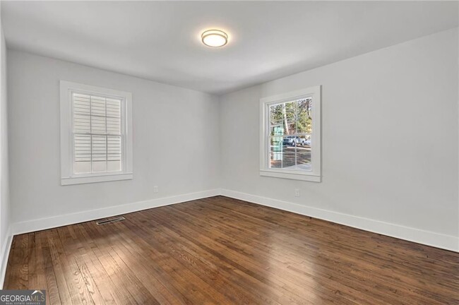 Building Photo - 1271 Lorenzo Dr SW