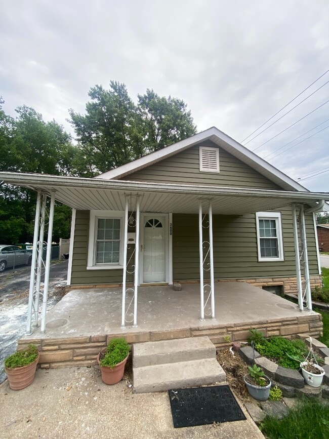 Primary Photo - 3600 Marvin Ave