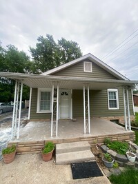 Building Photo - 3600 Marvin Ave