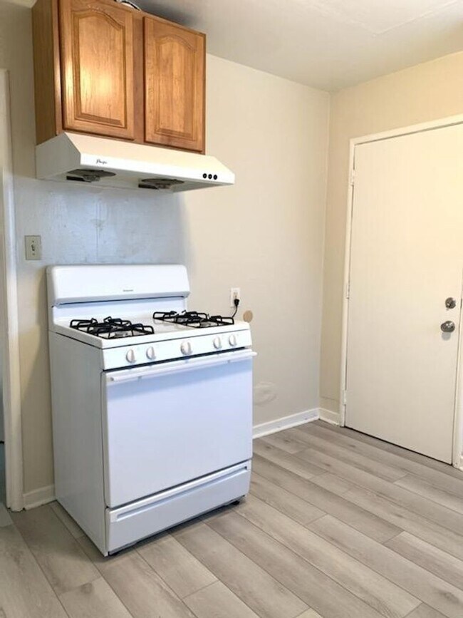 Building Photo - 455 E St John St