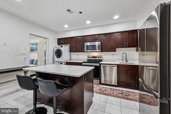 Building Photo - 3709 S George Mason Dr