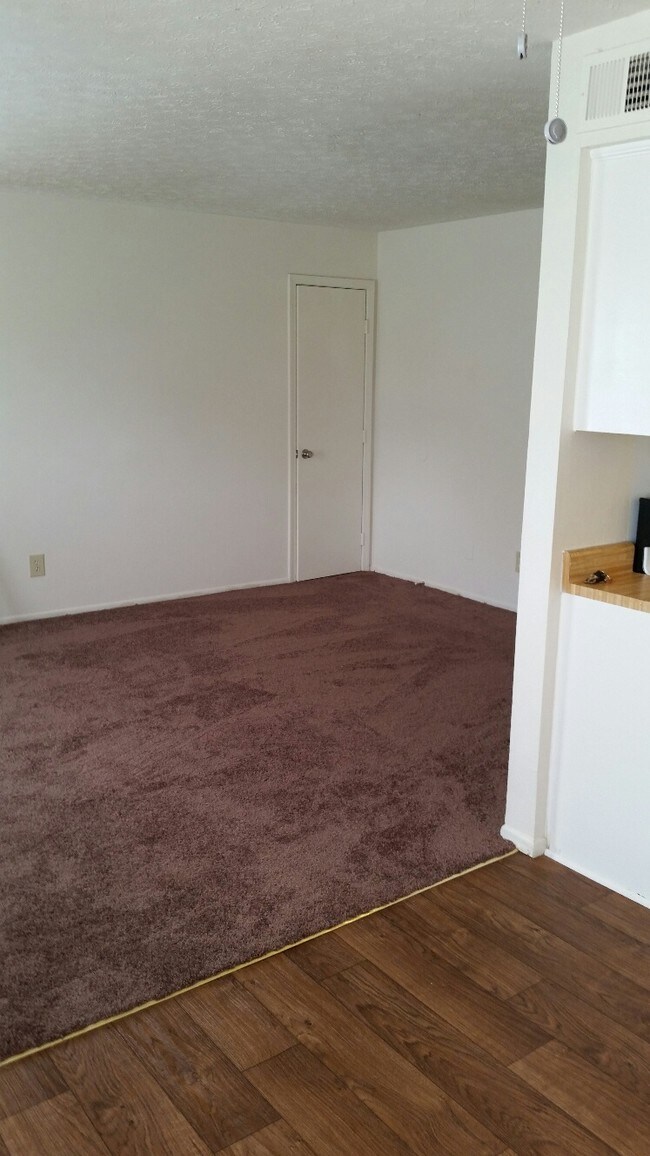 Jefferson Square Apartments Louisville, KY Apartment Finder