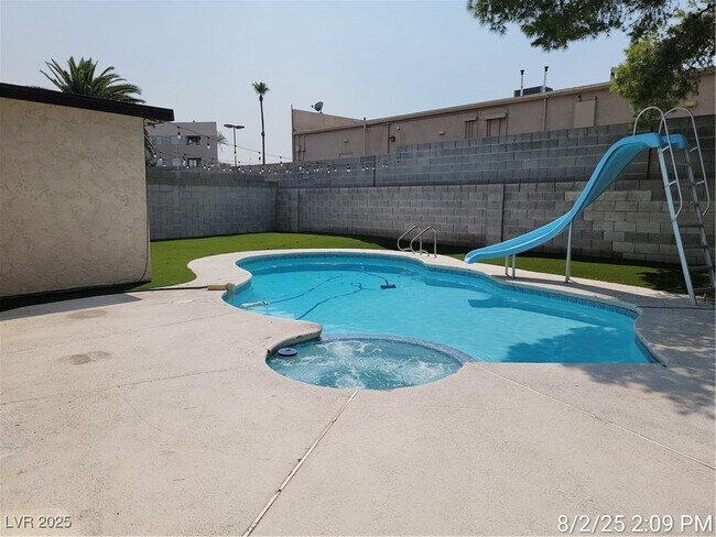 Building Photo - 604 Dolores Dr