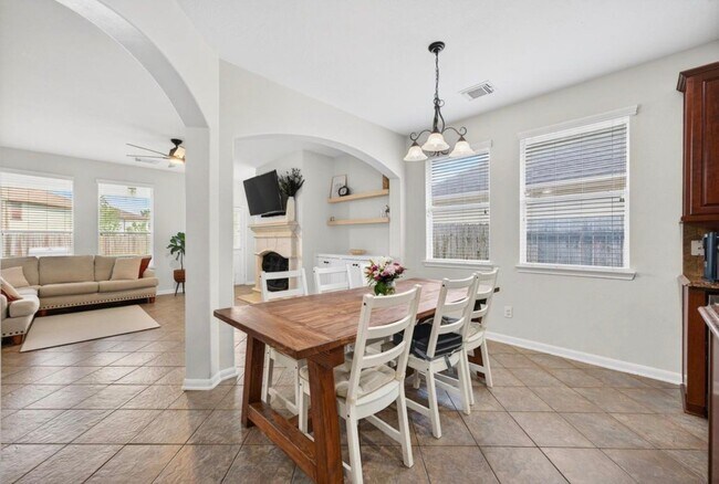 Building Photo - 15226 Olmstead Park Dr